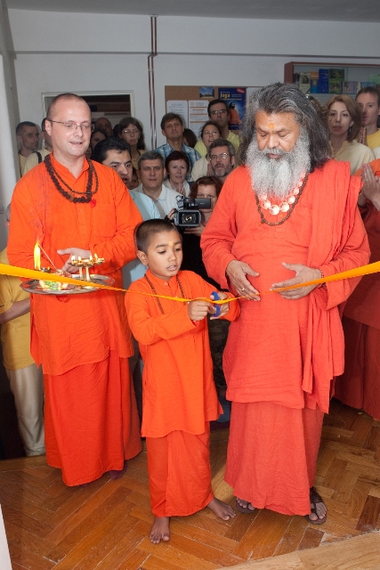 Opening_ceremony_in_Zagreb_Ashram_2