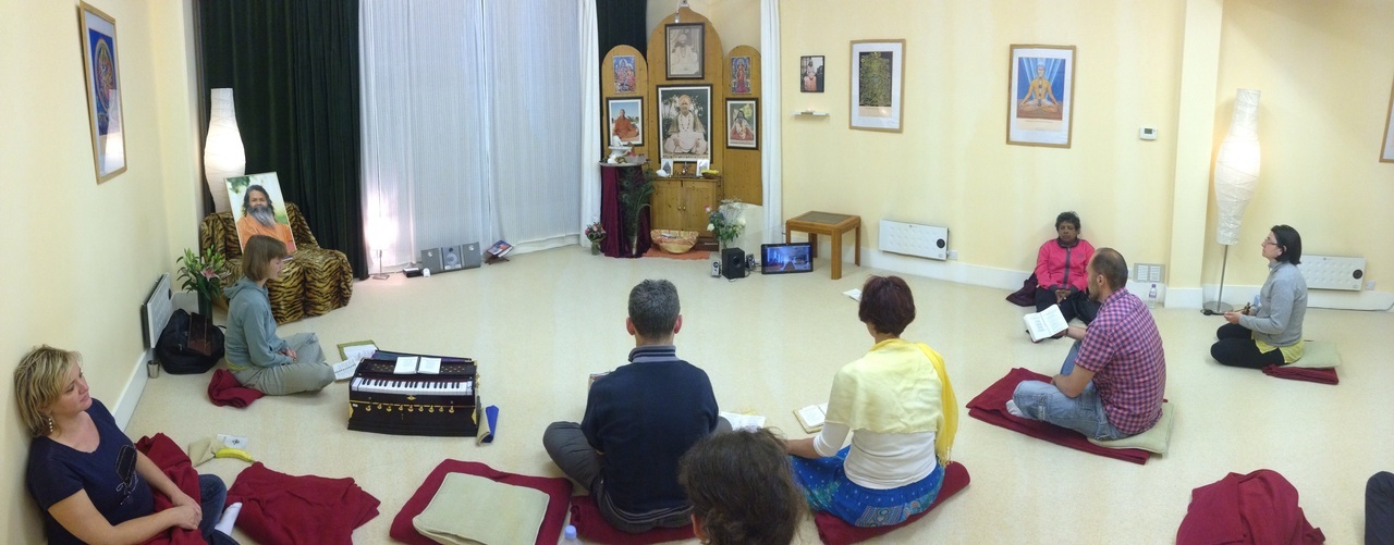 bhajan-anushtan-london 20150802 2