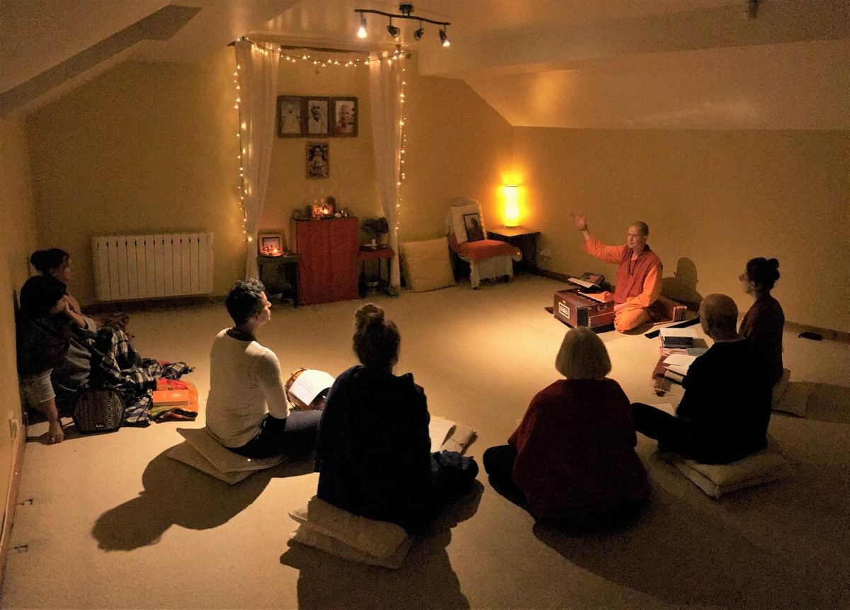 Swami Madhuram Puri visits Scotland