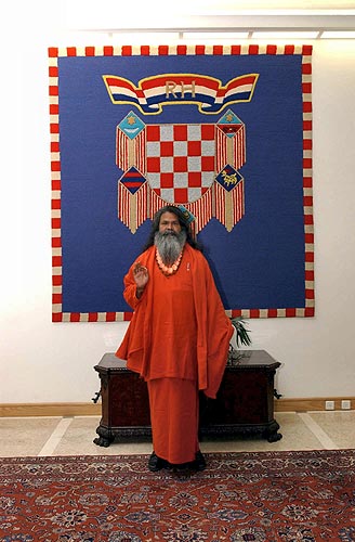 Swamiji with the Croatian coat-of-arms