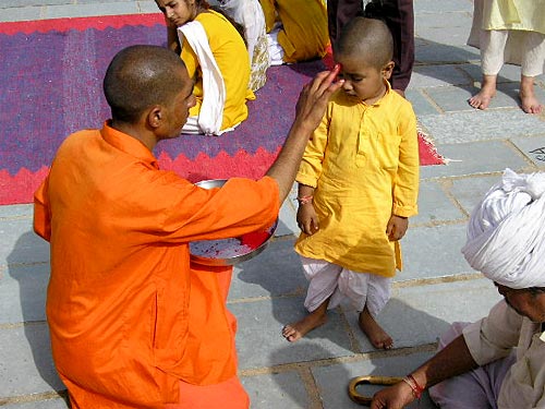 Prayer and puja in talab - Avatar puriji