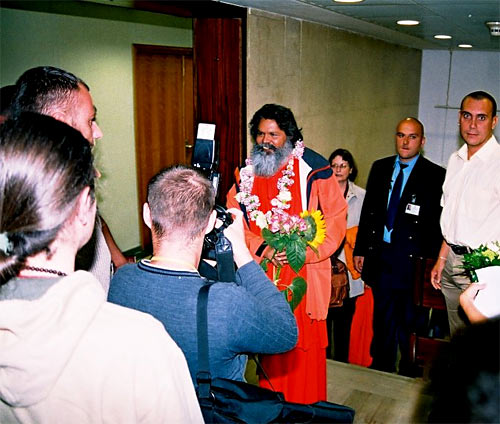 Welcoming Swamiji at Zagreb airport